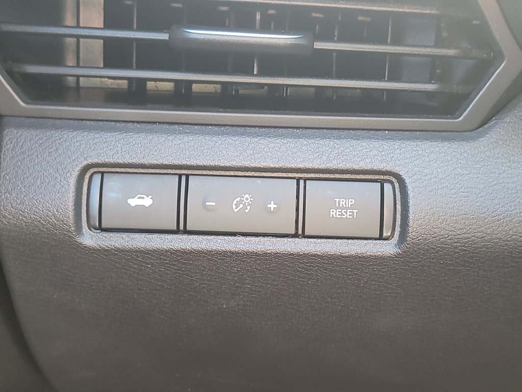 Used 2025 Nissan Altima 2.5 SV FWD image 34