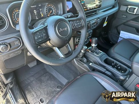 New 2026 Jeep Gladiator Rubicon AWD/4WD image 18