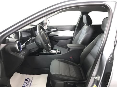 New 2026 Chevrolet Trax LT image 6