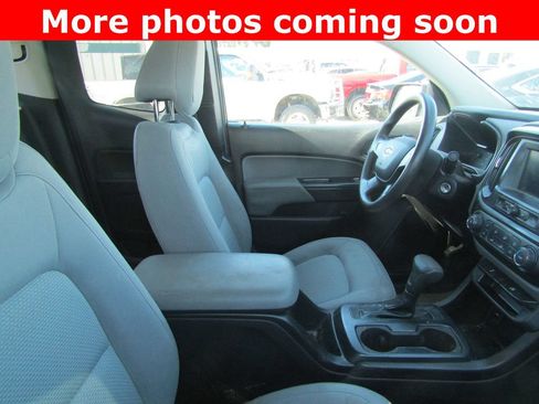 Used 2018 Chevrolet Colorado W/T RWD image 11