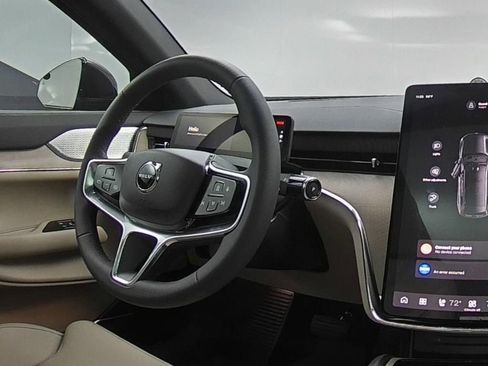New 2025 Volvo EX90 Ultra image 37