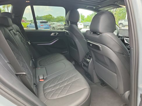 Used 2024 BMW X5 sDrive40i w/ M Sport Package RWD image 39
