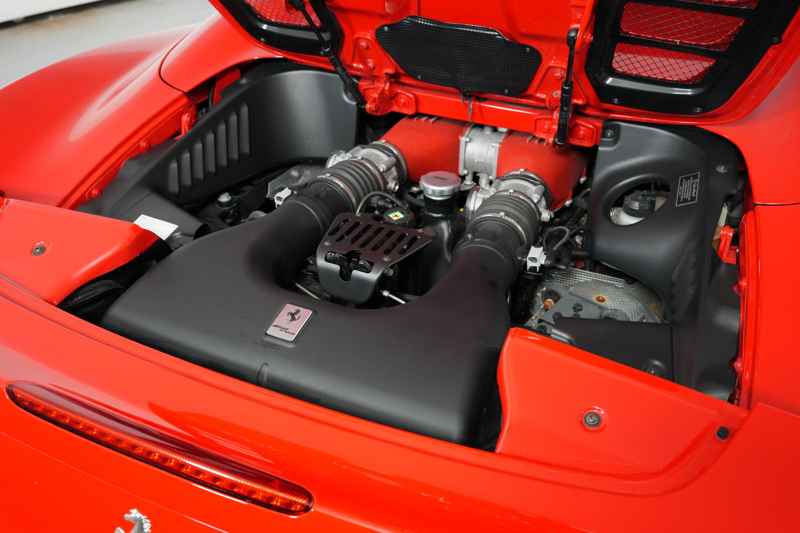 Certified 2012 Ferrari 458 Spider RWD image 13