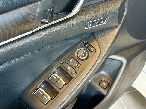 Used 2021 Honda Accord EX-L image 17