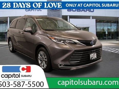 Used 2023 Toyota Sienna Platinum image 1