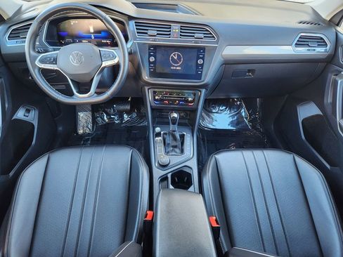 Certified 2024 Volkswagen Tiguan SE image 11