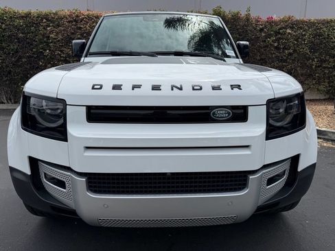 Used 2023 Land Rover Defender 130 SE AWD/4WD image 2
