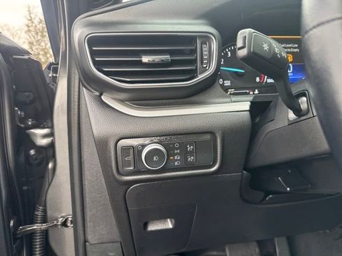 Used 2020 Ford Explorer XLT w/ Equipment Group 202A image 17