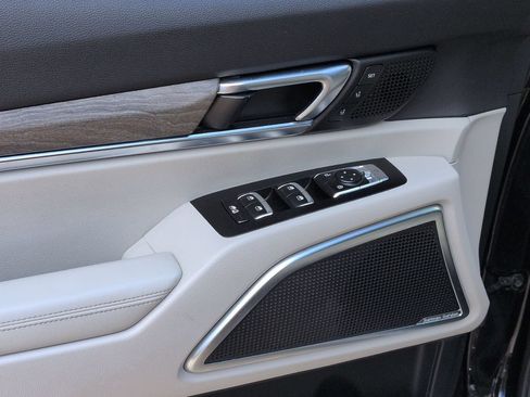 Used 2022 Kia Telluride SX w/ SX Prestige Package AWD/4WD image 9