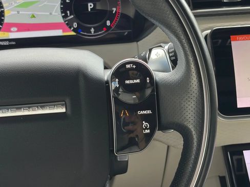 Used 2019 Land Rover Range Rover Velar R-Dynamic SE AWD/4WD image 31