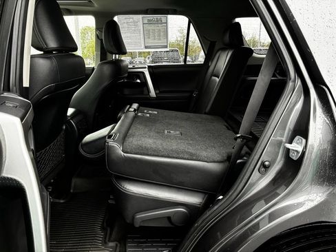 Used 2020 Toyota 4Runner Limited AWD/4WD image 23