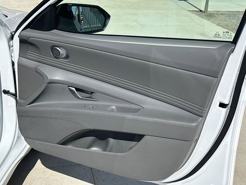 Certified 2025 Hyundai Elantra Sport FWD image 14