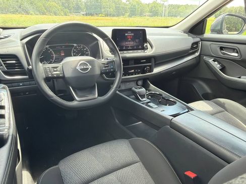 Used 2025 Nissan Rogue SV FWD image 22