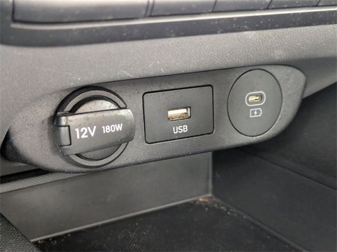 Used 2024 Hyundai Elantra SEL image 23