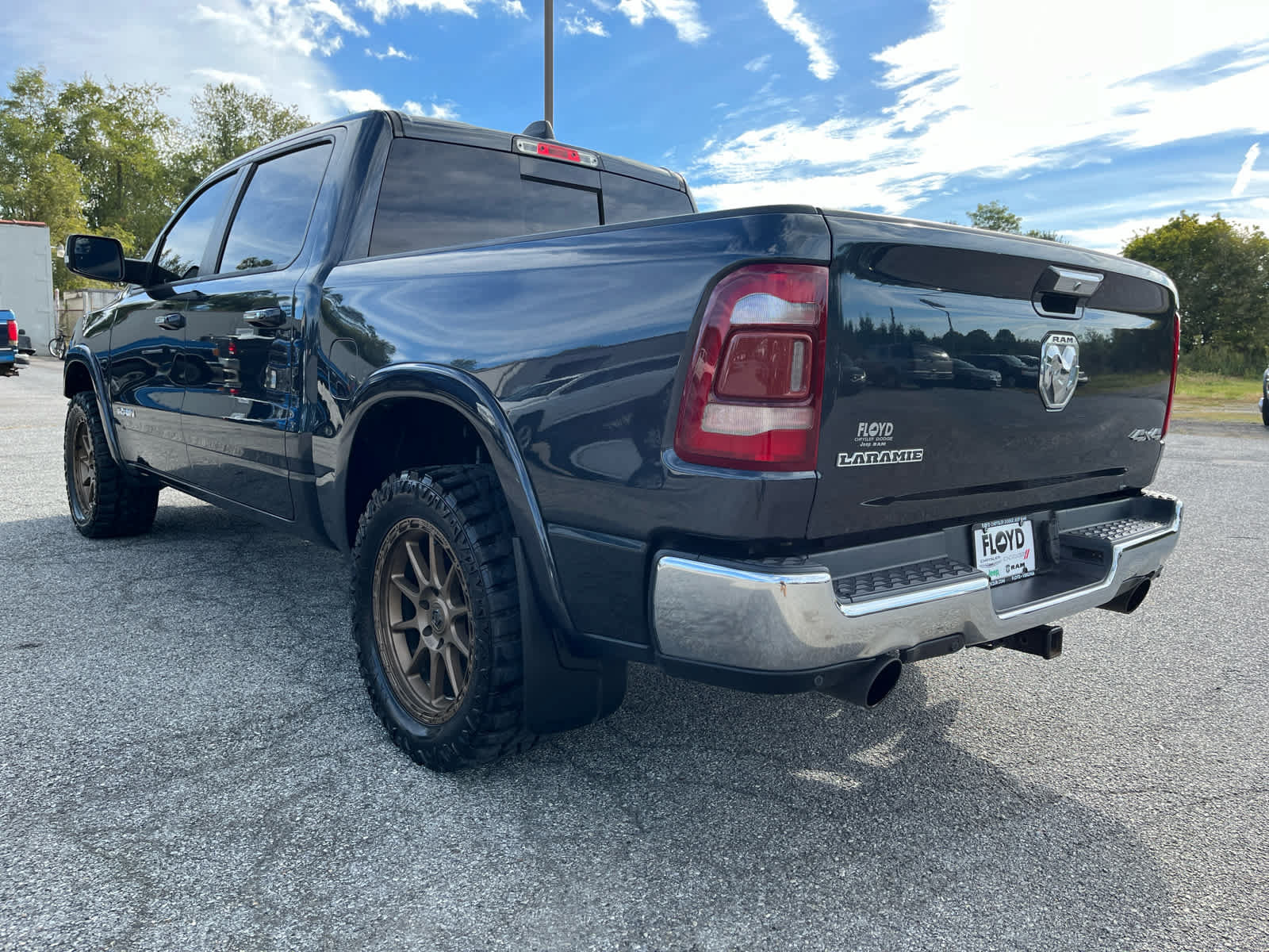 Used 2019 RAM 1500 Laramie AWD/4WD image 5