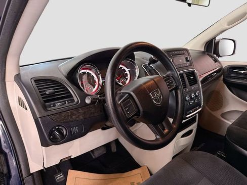 Used 2016 Dodge Grand Caravan SE w/ Quick Order Package 29E SE image 10