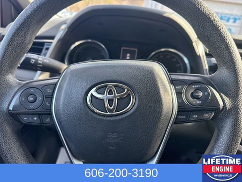 Used 2020 Toyota Camry LE image 14