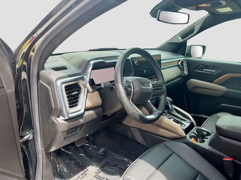 Used 2024 GMC Canyon Denali AWD/4WD image 9