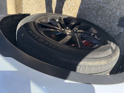 Used 2019 Land Rover Discovery SE image 16