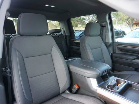 Used 2024 Chevrolet Silverado 2500 LT w/ Convenience Package image 2