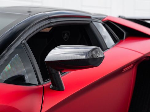 Used 2021 Lamborghini Aventador SVJ AWD/4WD image 32