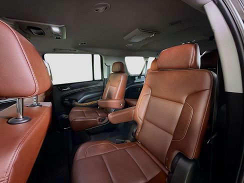 Used 2019 Chevrolet Suburban Premier w/ Premier Plus Edition AWD/4WD image 26