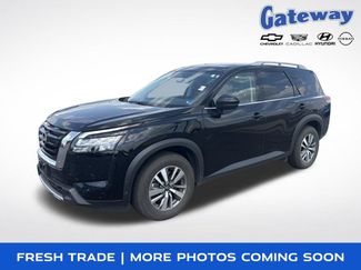 Used 2025 Nissan Pathfinder SL AWD/4WD 360° Tour