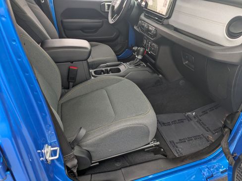 Certified 2024 Jeep Wrangler Sport S image 30