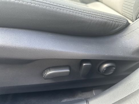 Used 2023 Subaru Outback Premium image 21