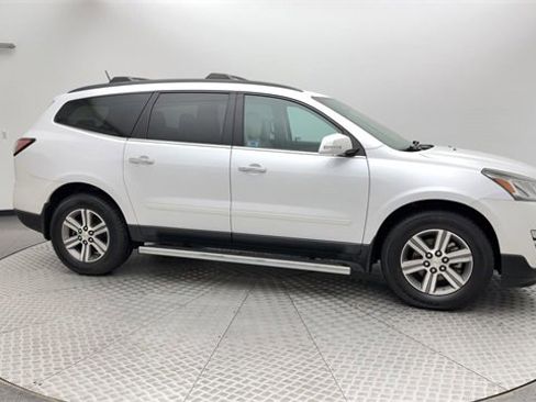 Used 2016 Chevrolet Traverse LT image 9