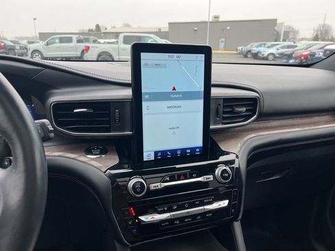 Used 2021 Ford Explorer Platinum image 19