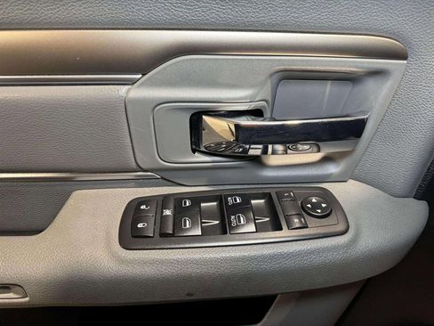 Used 2017 RAM 1500 Classic SLT image 7