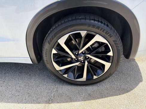 Used 2024 Mitsubishi Outlander 4WD Plug-In Hybrid image 6