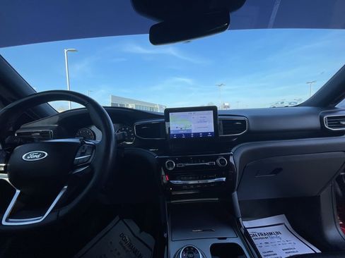 Used 2022 Ford Explorer ST-Line w/ Class IV Trailer Tow Package image 10