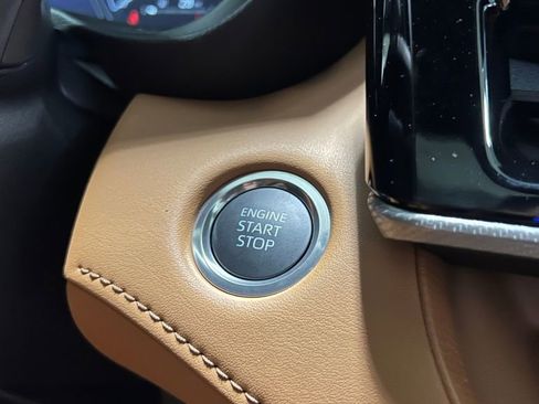 New 2025 Toyota Highlander Platinum image 21