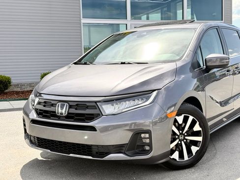 Used 2025 Honda Odyssey EX-L image 2