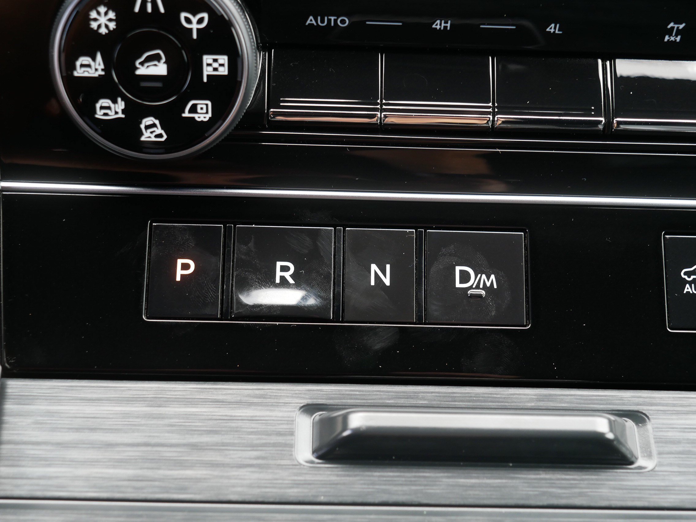 Certified 2025 Nissan Armada PRO-4X AWD/4WD image 24