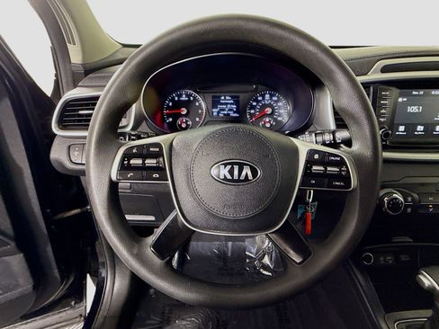 Used 2020 Kia Sorento LX image 13