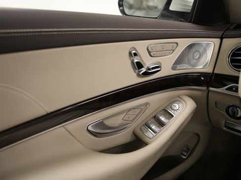 Used 2019 Mercedes-Benz S 560 4MATIC Sedan image 19