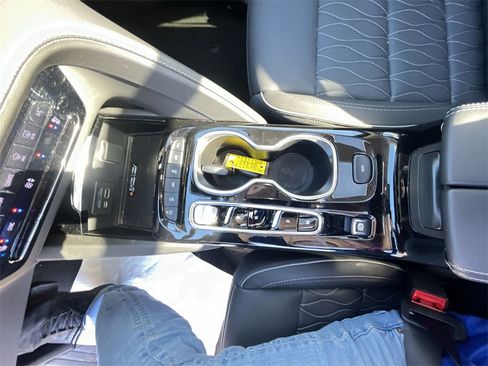 Used 2023 Buick Envision Avenir image 20