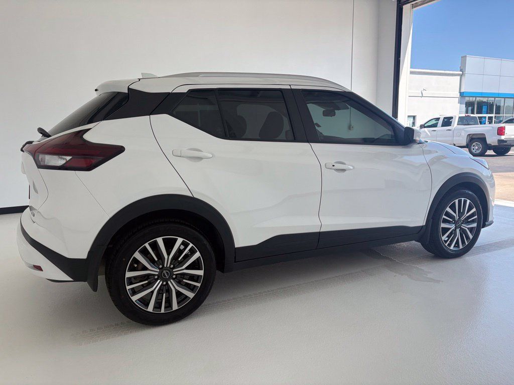 Used 2023 Nissan Kicks SV FWD image 19