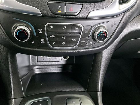 Used 2022 Chevrolet Equinox LT image 15