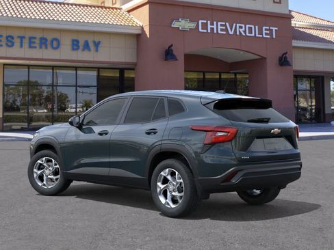 New 2026 Chevrolet Trax LS w/ LS Convenience Package FWD image 3