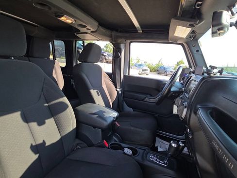 Used 2015 Jeep Wrangler Unlimited Sport w/ Quick Order Package 24S AWD/4WD image 12