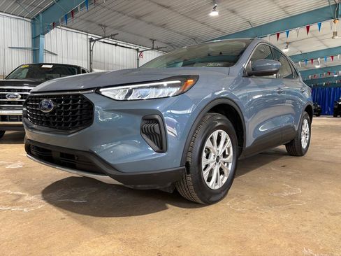 Used 2023 Ford Escape Active w/ Tech Pack #2 image 3