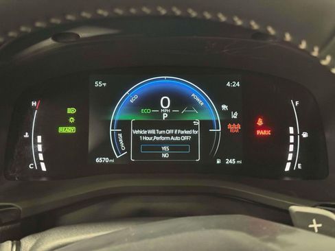 Used 2025 Toyota Camry SE image 24