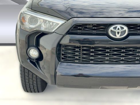 Used 2016 Toyota 4Runner SR5 image 11