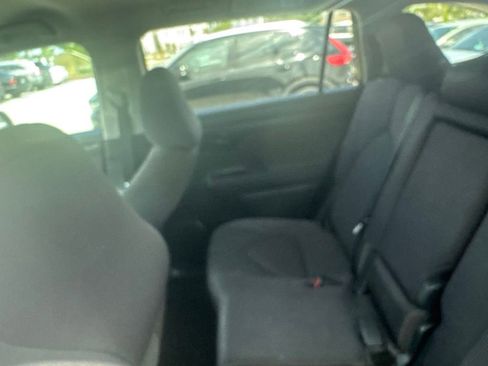 Used 2023 Toyota Highlander LE FWD image 9
