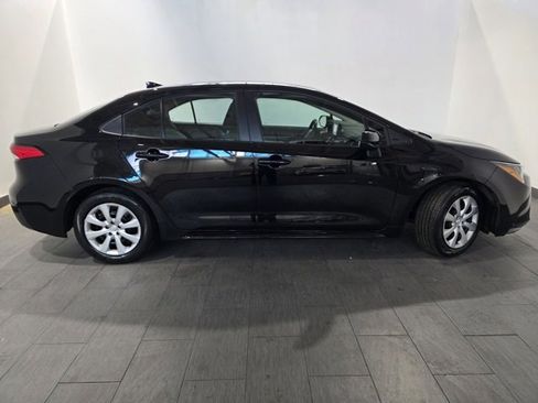 Used 2025 Toyota Corolla LE image 6