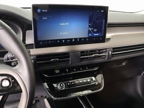 New 2026 Lincoln Corsair Premiere image 5